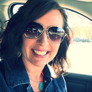 Meet your Posher, April